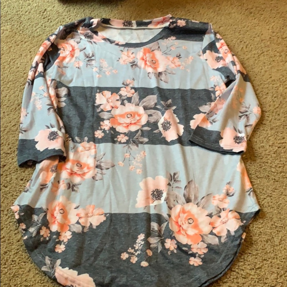 3/4 sleeve floral block top